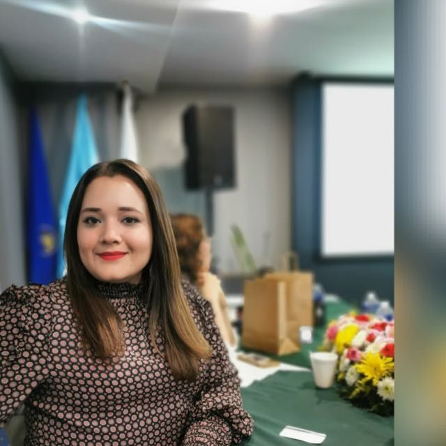 Karen Oliva
